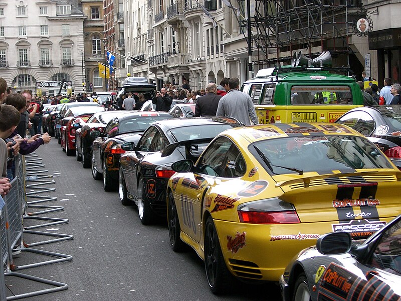 File:Gumball 3000 start 2006 London 1.jpg