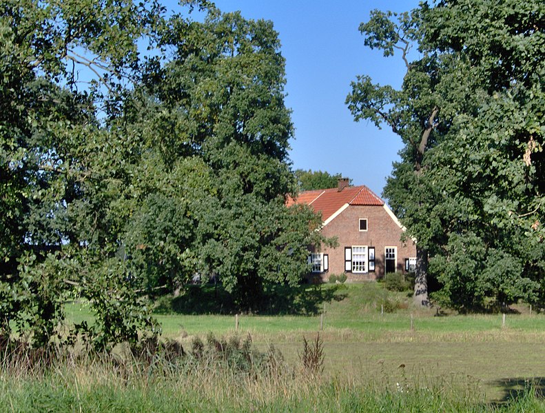 File:Hondeborg Boerenhuis Zenderen.JPG