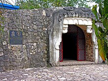 Museum entrance. Honduras-0301 (2213598433).jpg