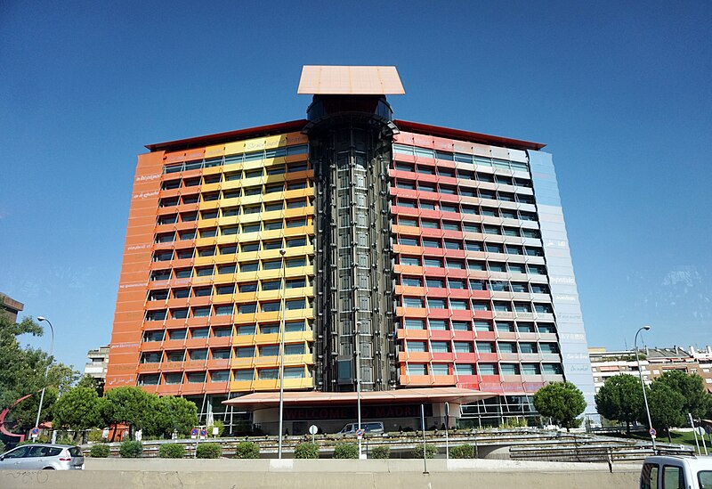 File:Hotel Puerta América.jpg