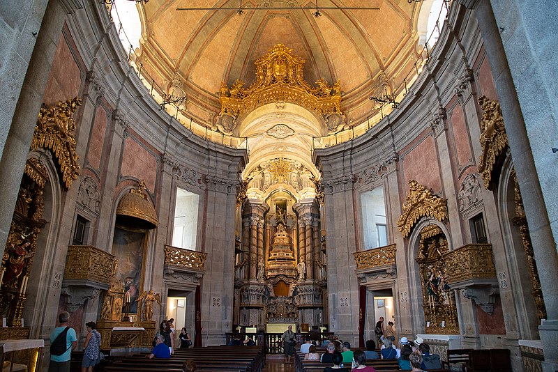 File:Igreja dos Clérigos, Altar area, Porto.jpg