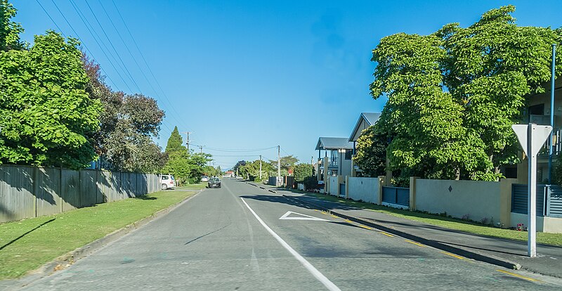 File:Inglis Street in Motueka.jpg