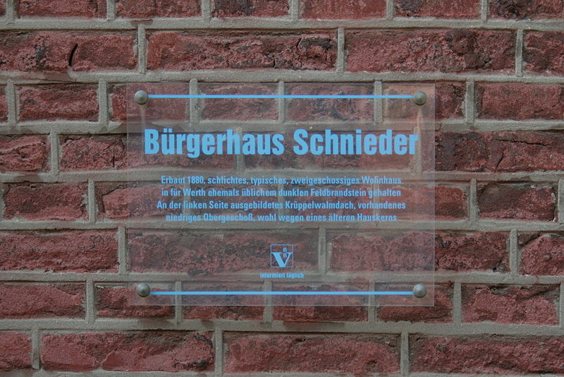 File:Isselburg Werth - Binnenstraße - Bürgerhaus Schnieder 01 ies.jpg