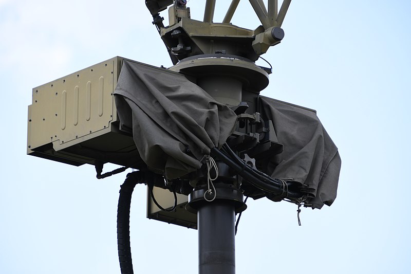 File:JGSDF JAS-P17 radar antenna of JTPS-P18 radar unit(79-9602) at Camp Shimoshizu April 29, 2018 06.jpg