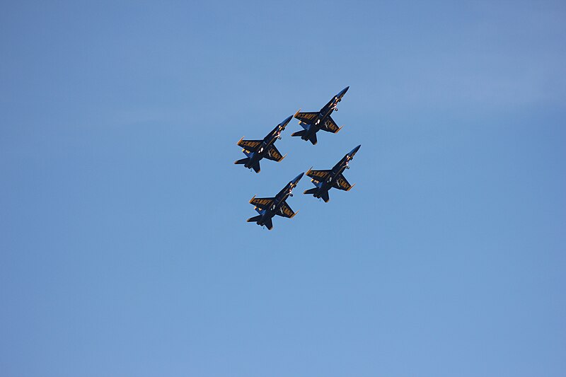 File:JSOH.AirShow8.JointBaseAndrewsMD.19May2012 (7230890968).jpg