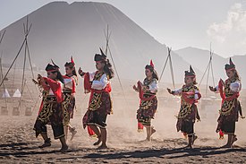 Jhatilan di lautan pasir gunung bromo