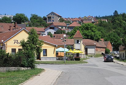 Jak do Jinačovice hromadnou dopravou - O místě