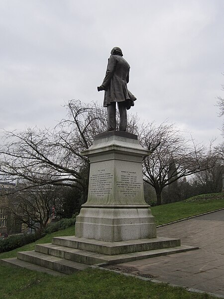 File:John Bright statue, Broadfield Park, Rochdale (2).JPG