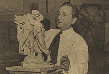 Karel Pokorný s modelem „Sbratření“,1949, repro: Svět v obrazech, roč. 5, 1949, č.46 z 12.11.1949