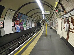 Kentish Town stn Northern northbound