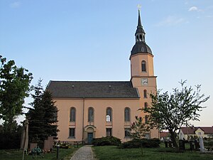 Kirche Bauda Hof-B2-20110426.jpg