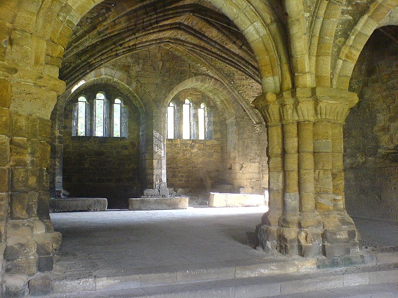 File:Kirkstall Abbey Cloister - panoramio.jpg