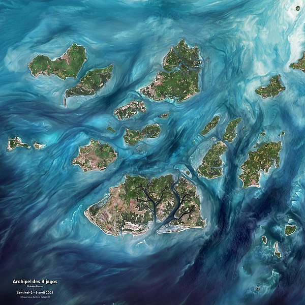 File:L'Archipel des Bijagos vu par Sentinel 2.jpg