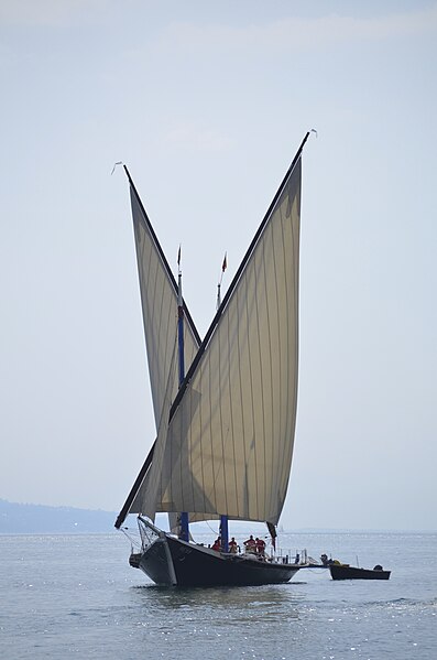 File:La Neptune - Vevey - 31 juillet 2014 - 01.jpg