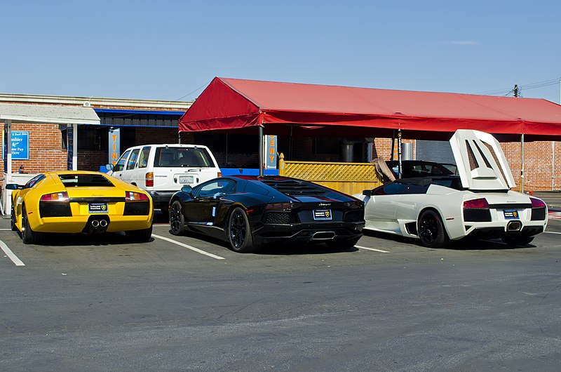 File:Lamborghini Car Wash (7049187235).jpg