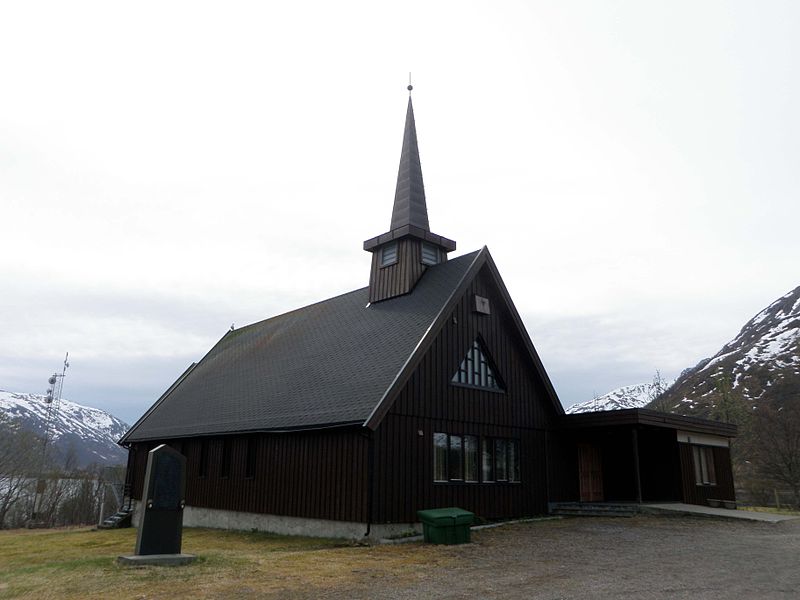 File:Langvassbukt Chapel 2013.jpg