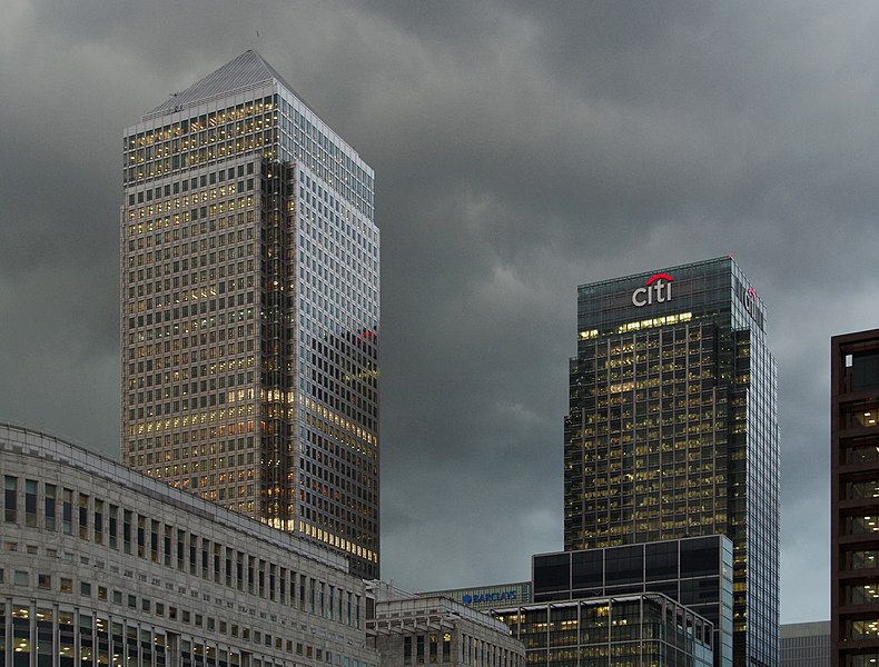 File:London MMB »1V7 Canary Wharf.jpg