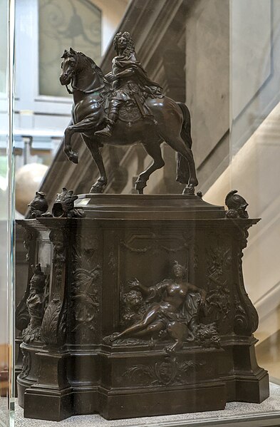 File:Lyon 1er - Musée des Beaux-Arts - Escalier Thomas Blanchet - Réduction du monument équestre de la place Bellecour (Nicolas Delacolonge) 01.jpg