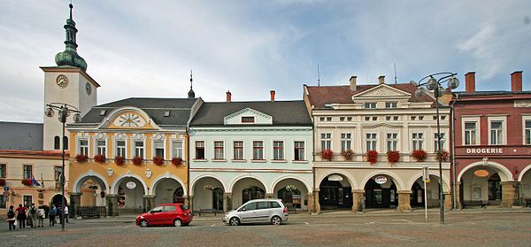 Town hall and houses on Mírové Square