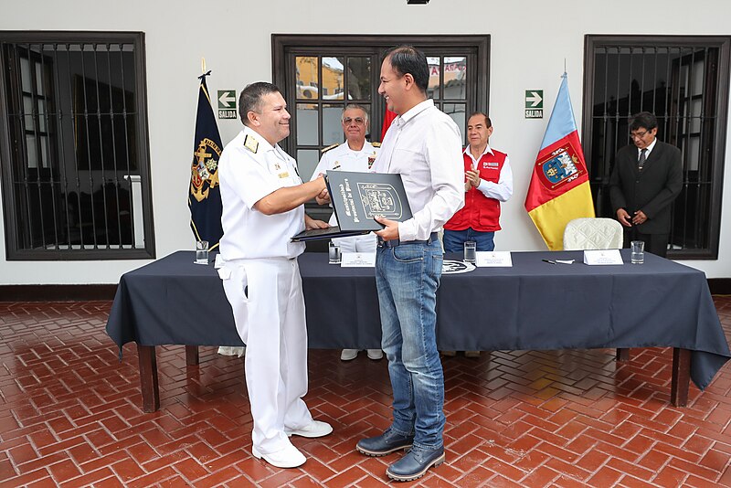 File:MINISTRO DE DEFENSA REALIZÓ VISITA DE TRABAJO A LA REGIÓN PIURA (49474469482).jpg