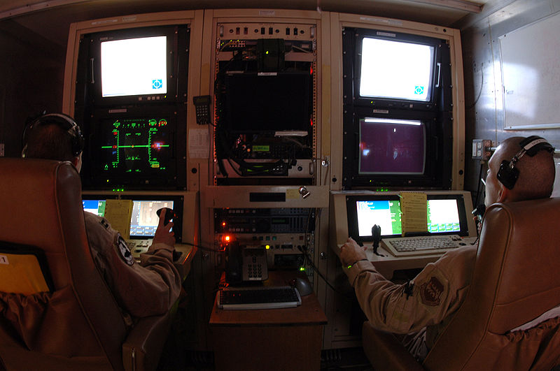 File:MQ-1 Predator controls 2006-11-05.jpg