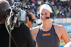 Megan Romano nach dem Gewinn von 100 Freestyle-2 (9002641272) .jpg