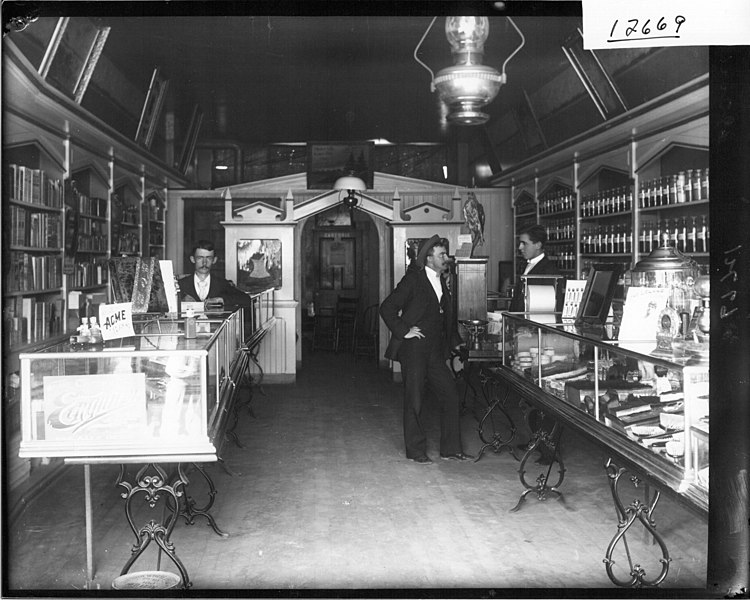 File:Men inside Oxford Drug Store 1913 (3190725711).jpg