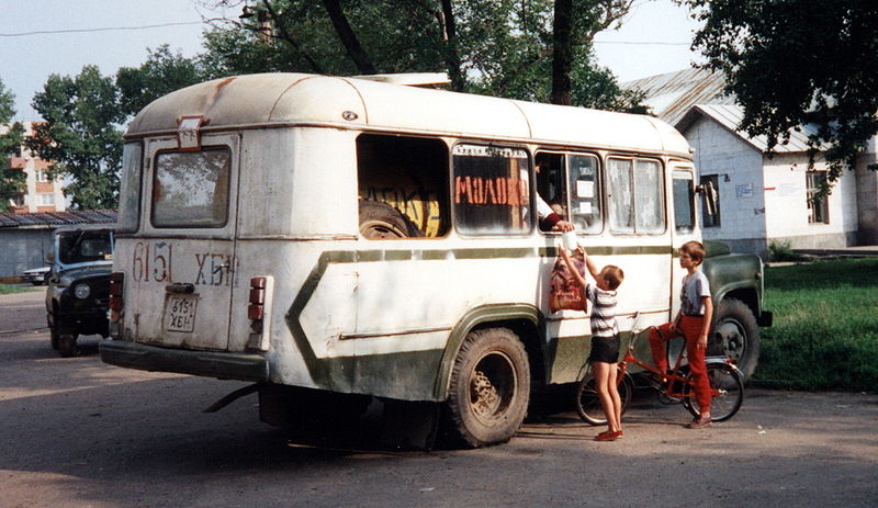 File:Milk Truck.jpg