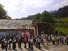 Momento da procesión das Cruces 2010