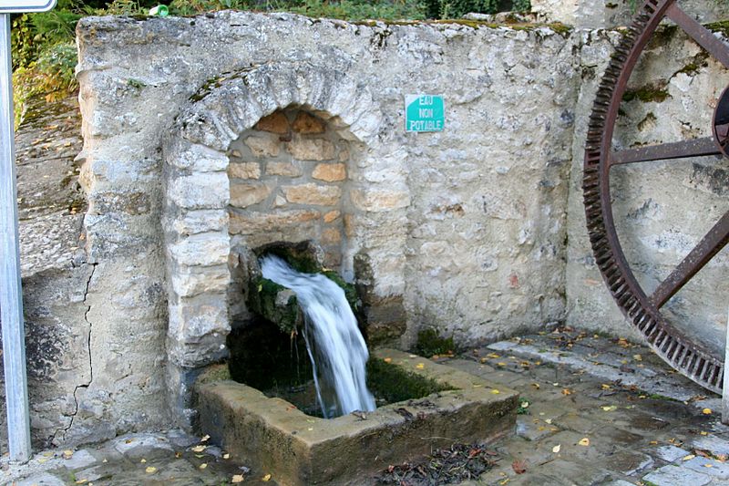 File:Montalet-le-Bois - Fontaine01.jpg