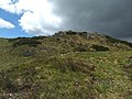 Monte Caplone, la cima del Monte vista dal versante nord di risalita dalla Valle di Campo