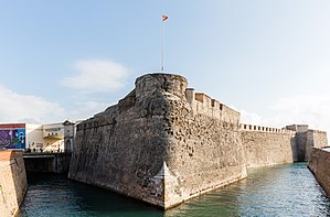 Ceuta: Geografia, Storia, Monumenti e luoghi dinteresse