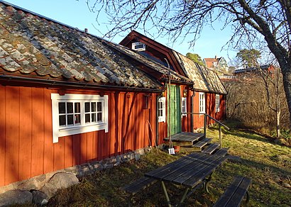 Vägbeskrivningar till Neglinge Gård med kollektivtrafik