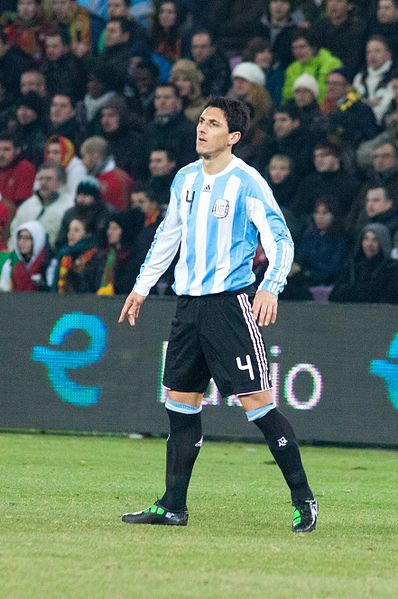 File:Nicolás Burdisso – Portugal vs. Argentina, 9th February 2011 (1).jpg