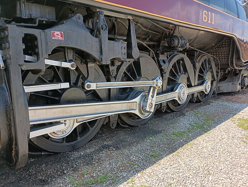 File:Norfolk and Western 611 Running Gear.jpg