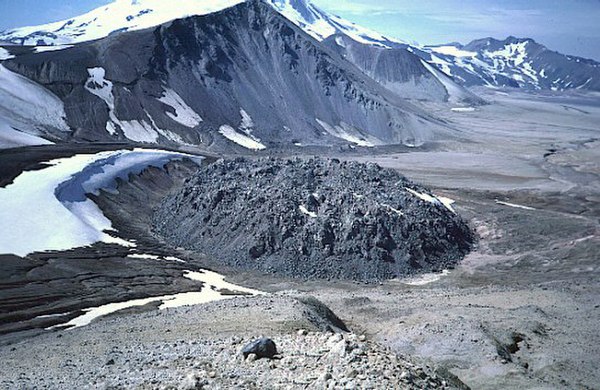 Novarupta's lava dome in July 1987