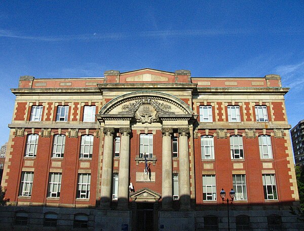 The OQLF's main office, located in the old building of the École des beaux-arts de Montréal.