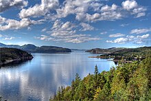 la fjordo Oplofjord en Nærøy