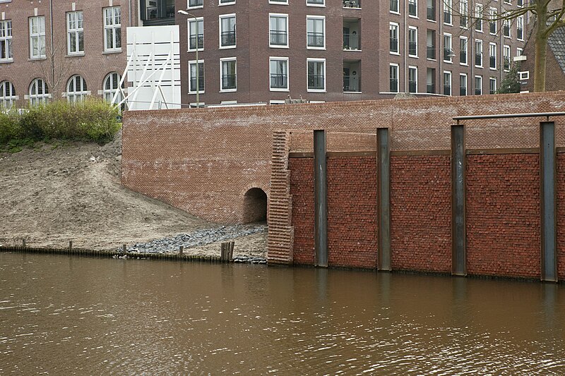 File:Overzicht van de vestingmuur - 's-Hertogenbosch - 20428307 - RCE.jpg