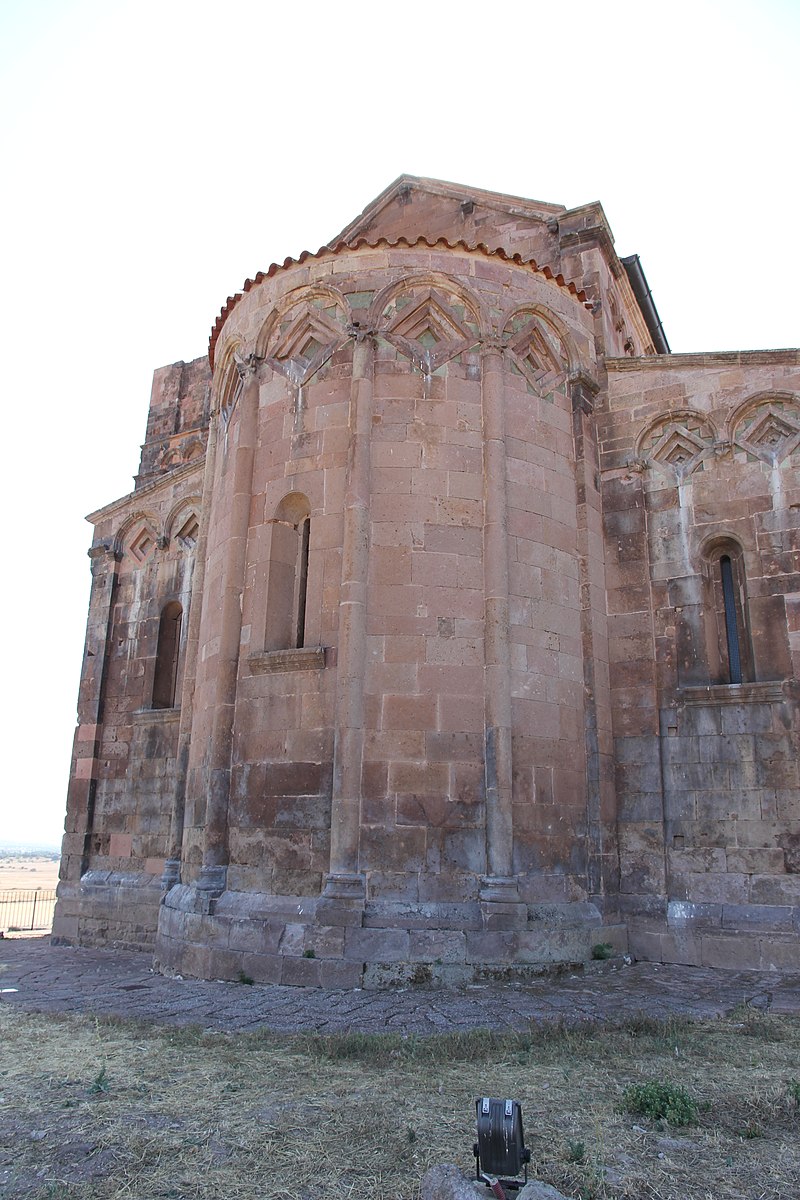 Ozieri - Basilica di Sant'Antioco di Bisarcio (24).JPG