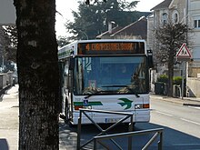 Photo de l'avant d'un des bus du réseau Péribus.