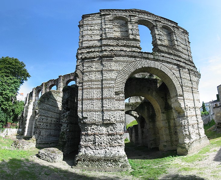 File:Palais Galien-panoramique.jpg