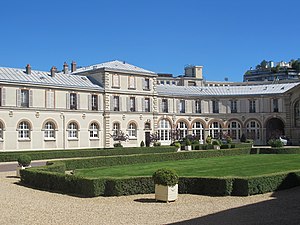 Palatul Alma, Paris al 7-lea 3.jpg