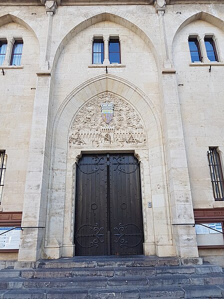 File:Palais des Archevêques de Narbonne 04.jpg