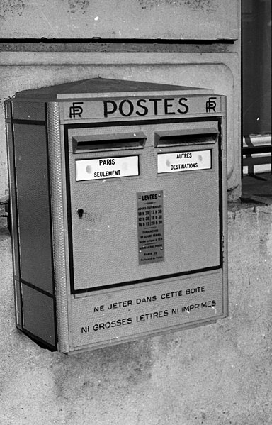 File:Paris 1971, letter box Fortepan 87486.jpg