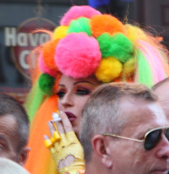 File:Paris Gay Pride 2009 (3670738227).jpg