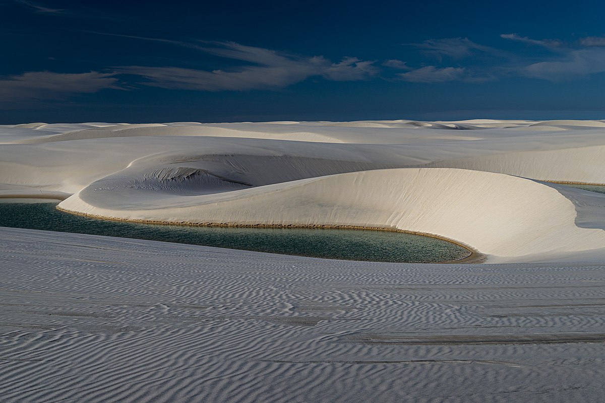 1200px-Parque_Nacional_dos_Len%C3%A7%C3%B3is_Maranhenses_Paulo_Cattelan_%2803%29.jpg