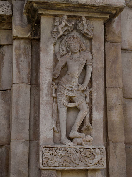 File:Pattadakal Virupaksa. Sanctuary north wall. Ascetic Shiva.JPG