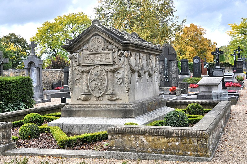 File:Paul Eyschen tomb 01.jpg