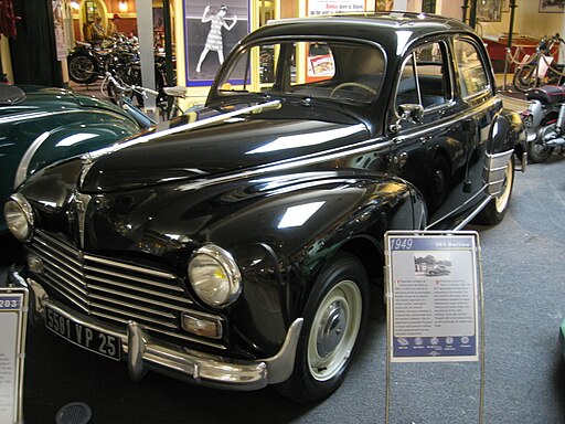 Peugeot 203 10